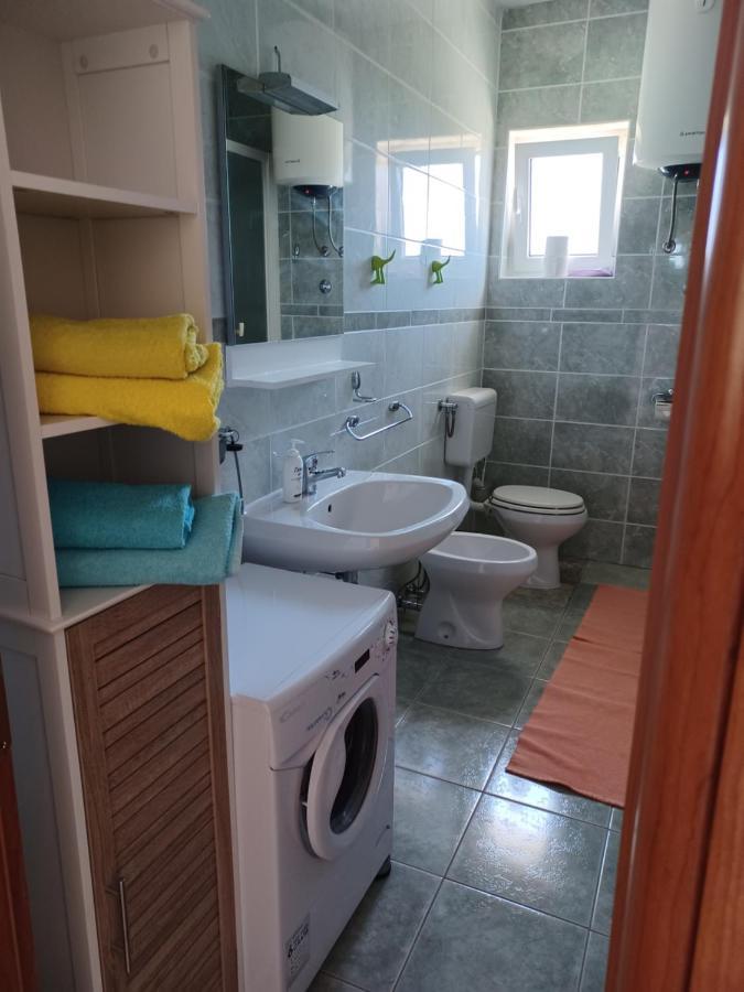 Apartments Ivic Rab Town Exterior foto